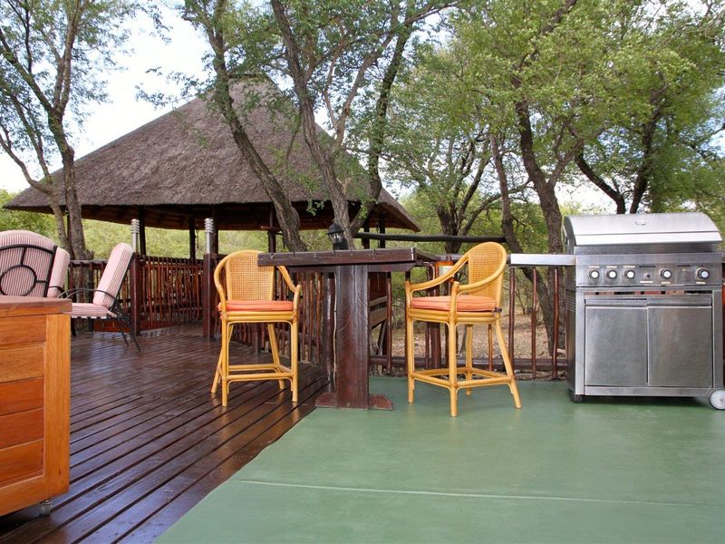 Furnished bush home with stunning mountain view - Photo 9