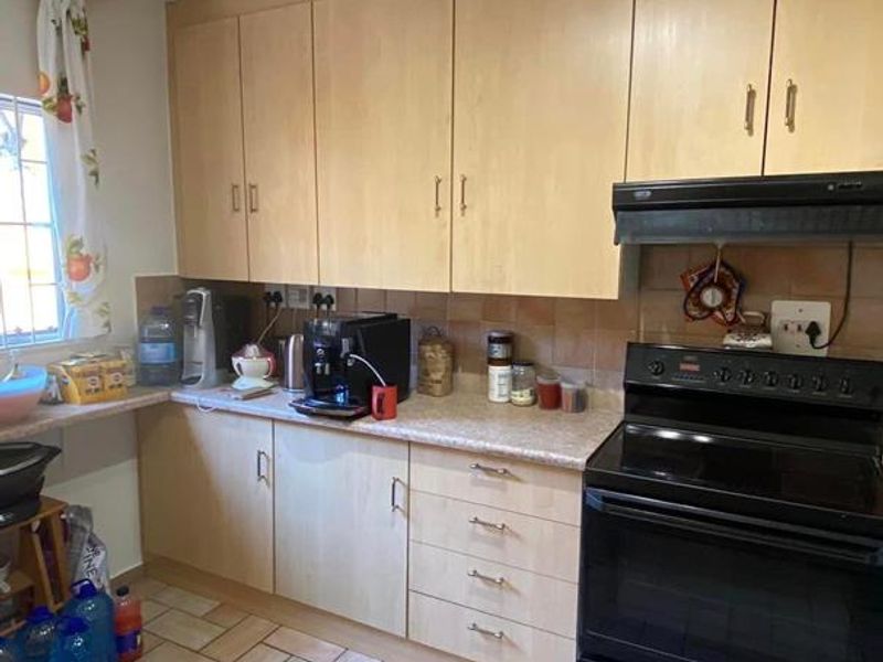 Well priced property - Photo 3