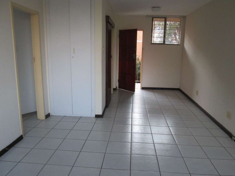 ONE [1]BEDROOM APARTMENT SPUY STREET GARDENS  FOR SALE IN SUNNYSIDE - Photo 10