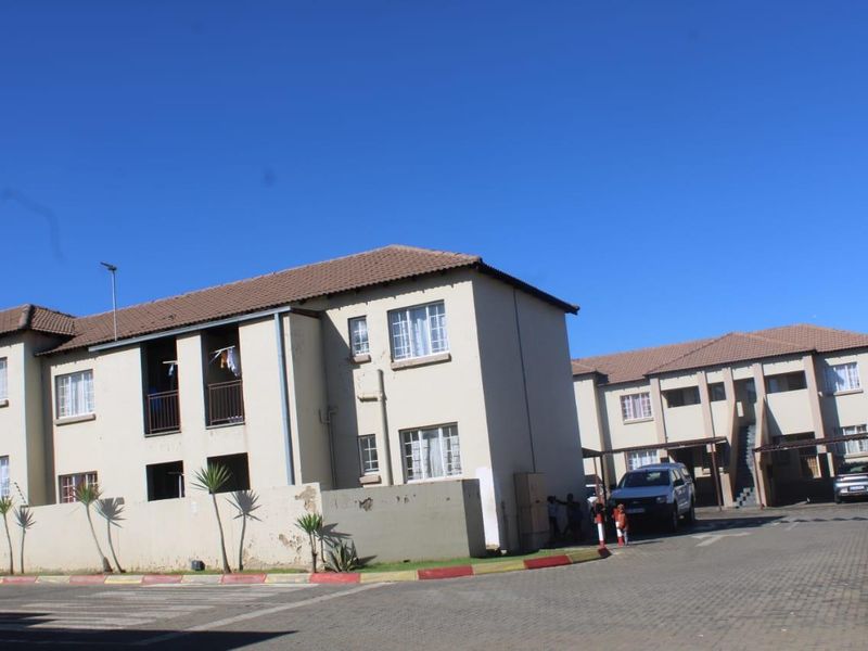 Apartment Flat for Sale in Graceland Germiston South - Photo 5