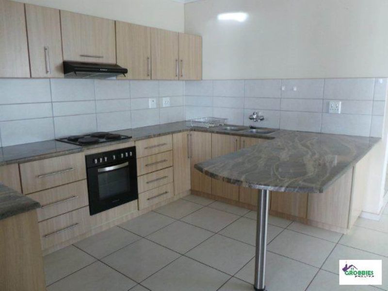 3 bedrooms Townhouse in Walvis Bay Central - Photo 3