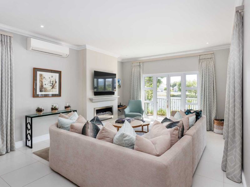 A Lakeside Four-Bedroom Double-Storey Home in The Vines on Val de Vie Estate - Photo 5