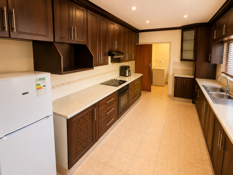 5 bedroom house - Photo 4