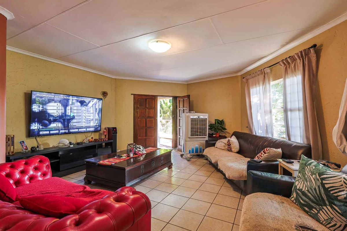 3-Bedroom Family Home in Murrayfield - Photo 4