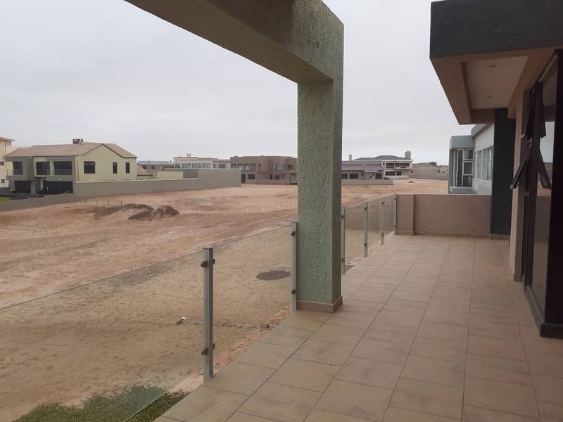 Gorgeous Seafront House for Sale in Henties Bay - South Dune – Namibia - Photo 7