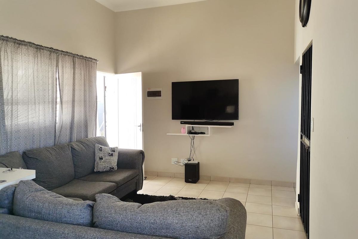 FREE STANDING HOUSE FOR SALE - Photo 2