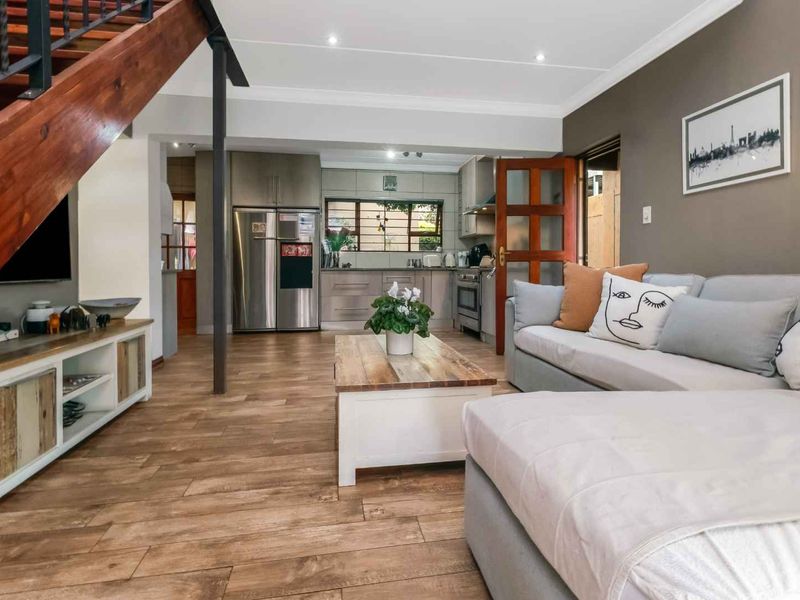 STYLISH AND CLASSY DUPLEX UNIT, IN A QUIET POSITION OFFERING PLENTY OF SPACE. - Photo 8