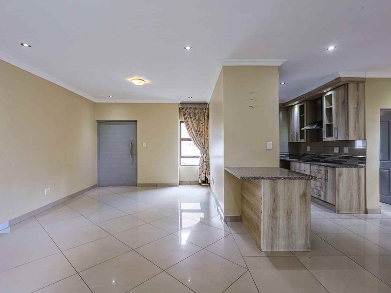 Prime 3 Bedroom Home in Exclusive Pretoria East Estate - Photo 5
