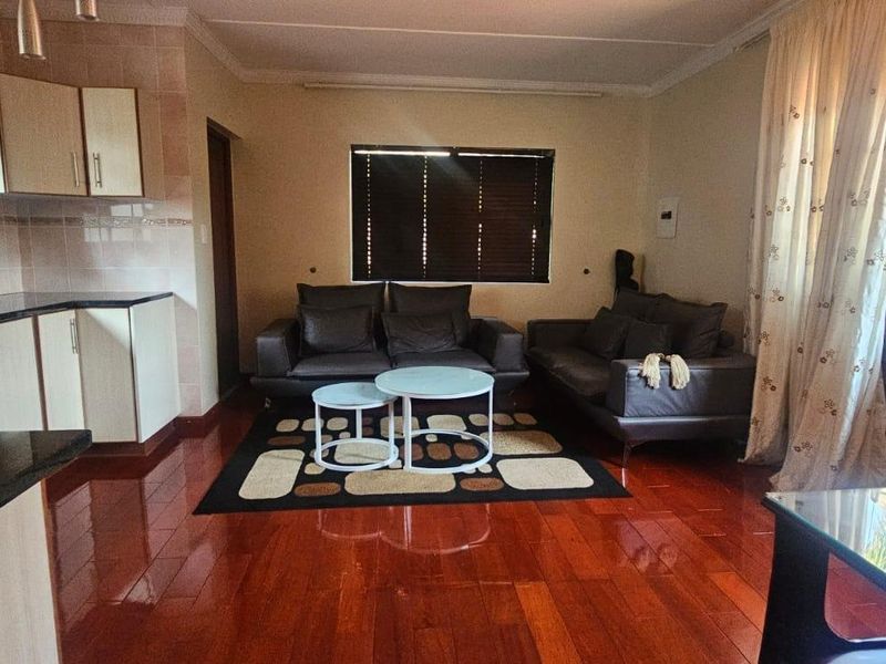 Premium Executive Accommodation | Six En-Suite Bedrooms | Corporate Rental - Photo 4