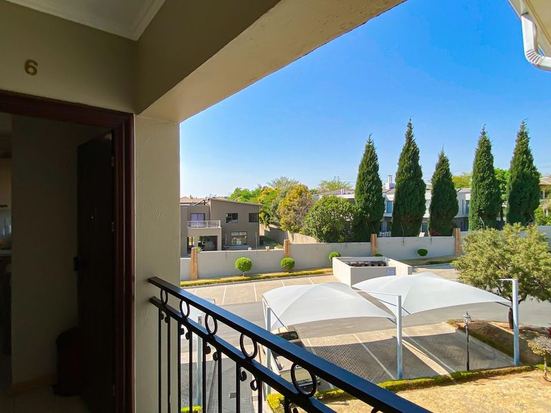 2 Bed 2 Bath Executive Apartment - Photo 6