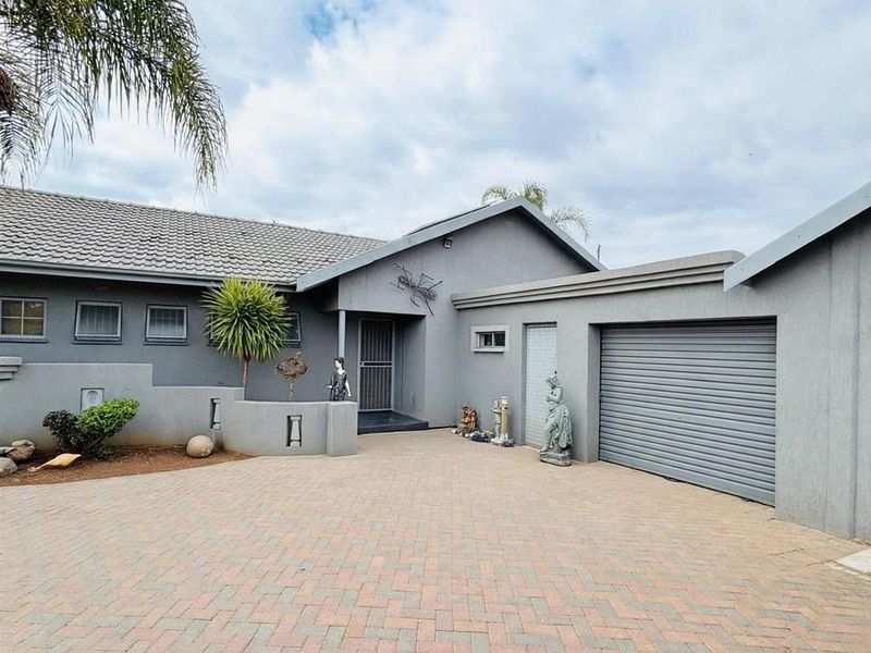 5 Bedroom 2.5 Bathroom.