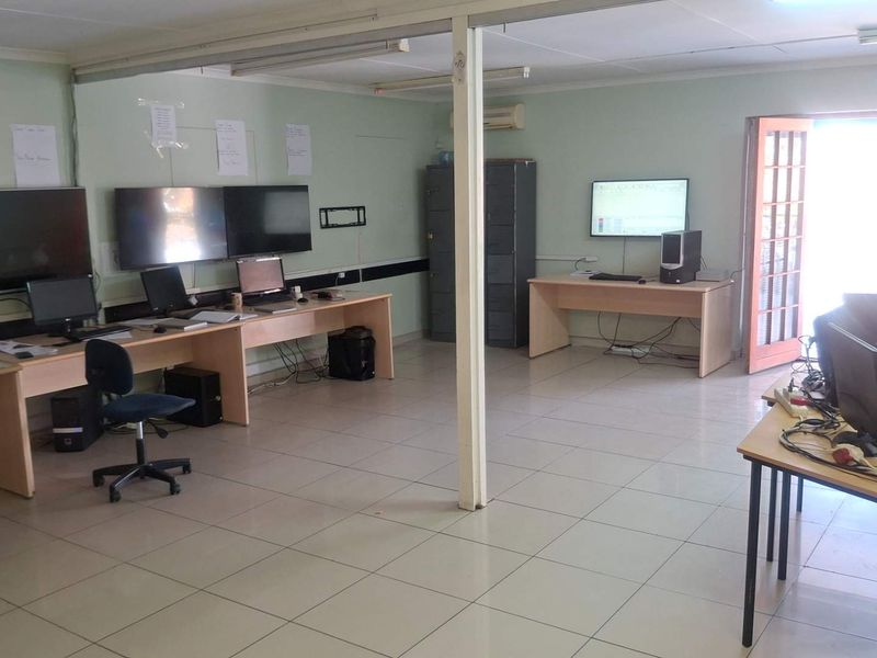 🏢 PRIME OFFICE PROPERTY CLOSE TO MAERUA MALL - Photo 6