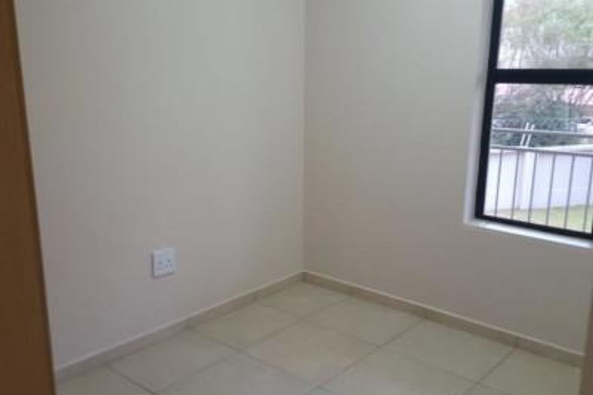 First Time Home Buyer's Townhouse - Photo 5