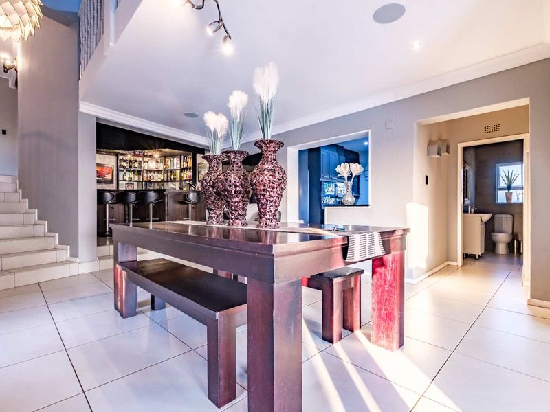 5 Bedroom House For Sale In Glenvista Johannesburg - Photo 9