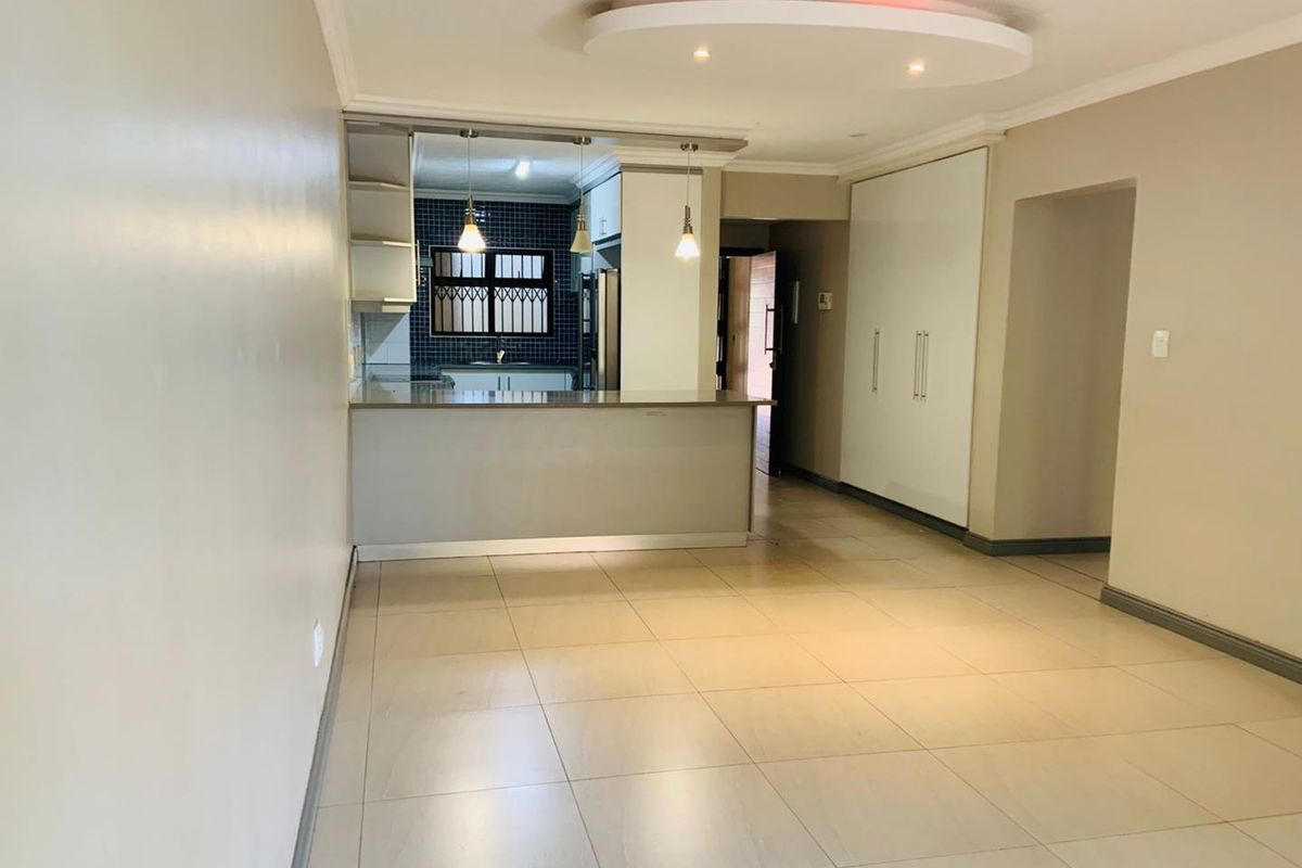 Be First in Line to View this BEAUTIFUL property ! - Photo 4