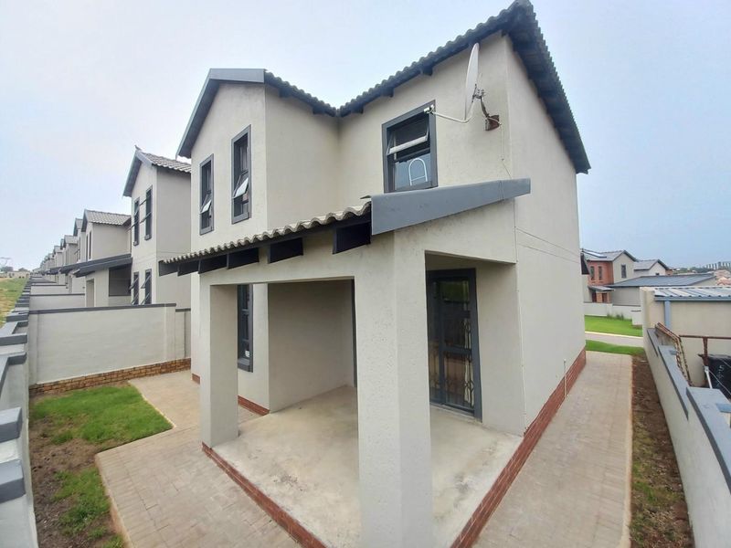 Three bedroom house for sale in Waterberg Field Estate - Photo 2