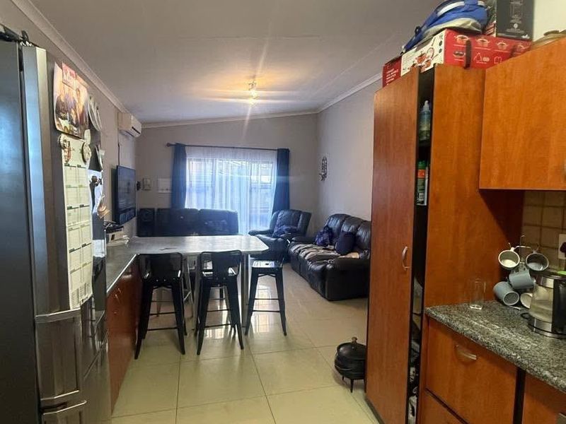 Freestanding house for sale in Dorado Park - Photo 3