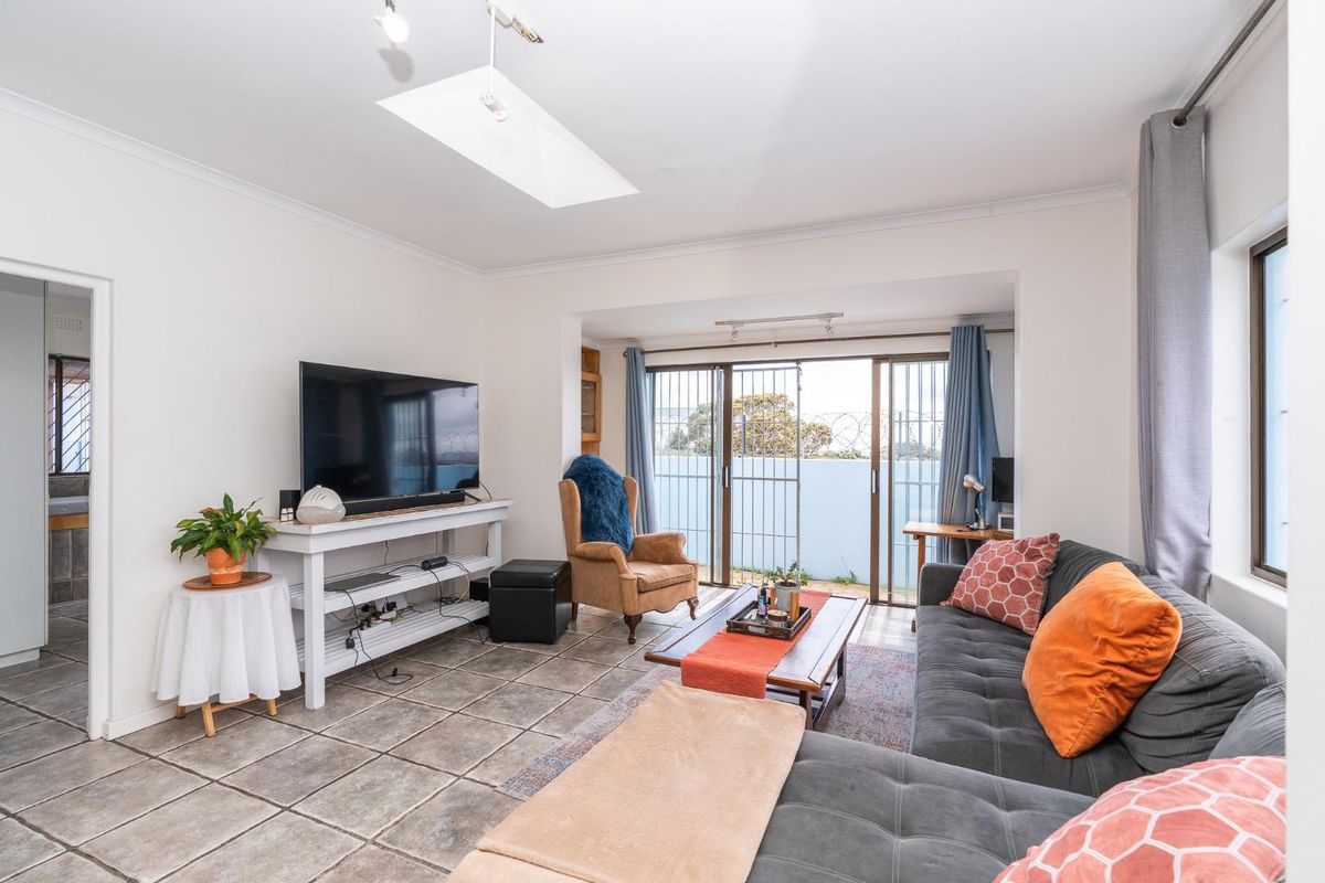 Lock up and live the Woodstock lifestyle - Photo 5