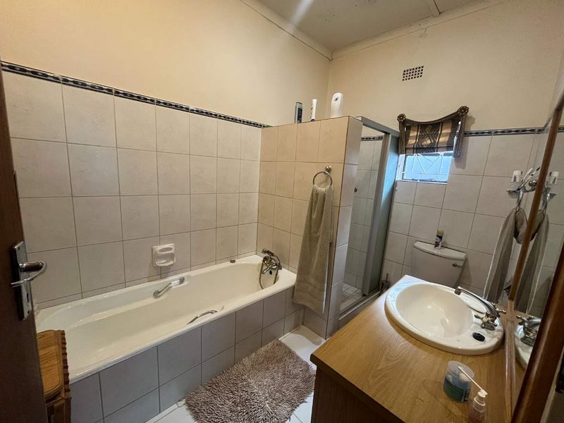 Discover your dream family home in a tranquil environment. - Photo 8