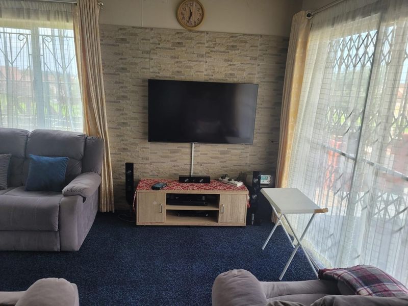 Your New Chill Pad Awaits in Shallcross - Photo 6
