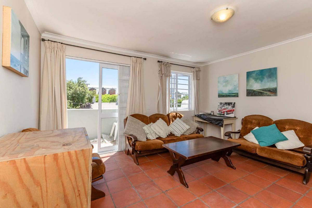 Investor's Dream: Modern, Secure, and Centrally Located - Photo 5