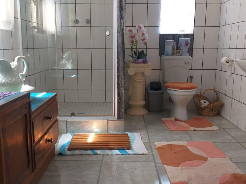 Lovely 3-Bedroom Family Home for Sale in Koingnaas - Photo 6