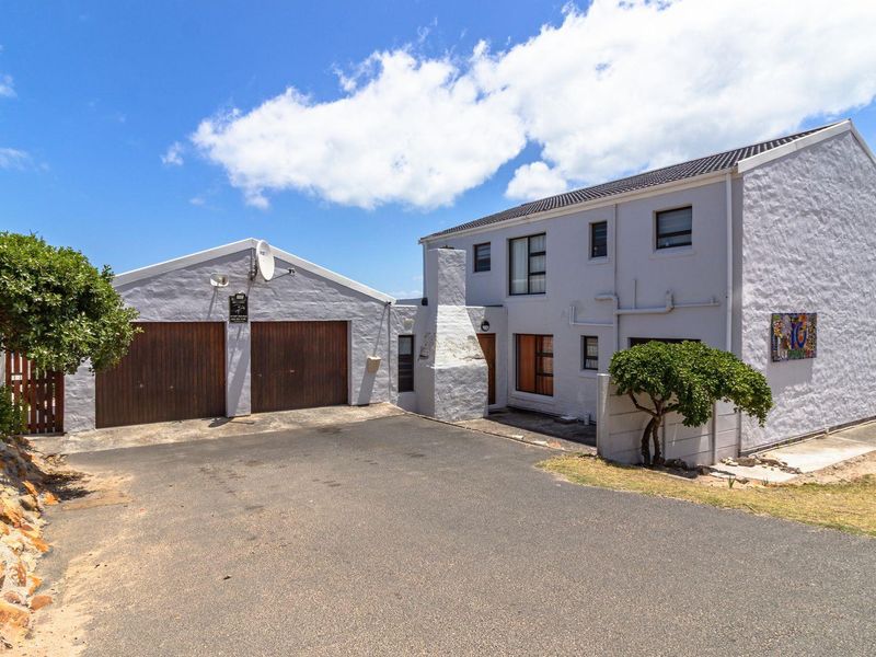 Not your average Coastal Cottage - Photo 3