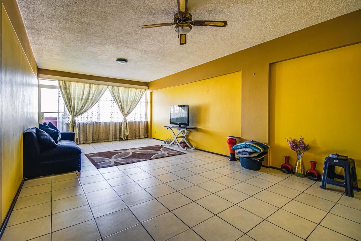 PRICED TO GO! 5 TH FLOOR UNIT - Photo 2