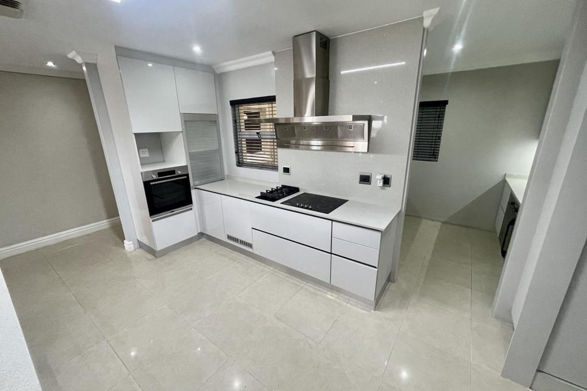 Hendra - Ultra Modern 3-Bedroom Apartment with Drive-Up Access and Breathtaking Views - Photo 4