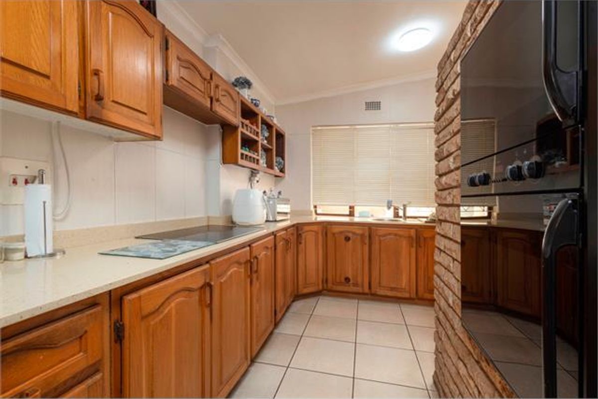 Perfect Family Home with Income Potential in Prime Waterfall Location - Photo 5