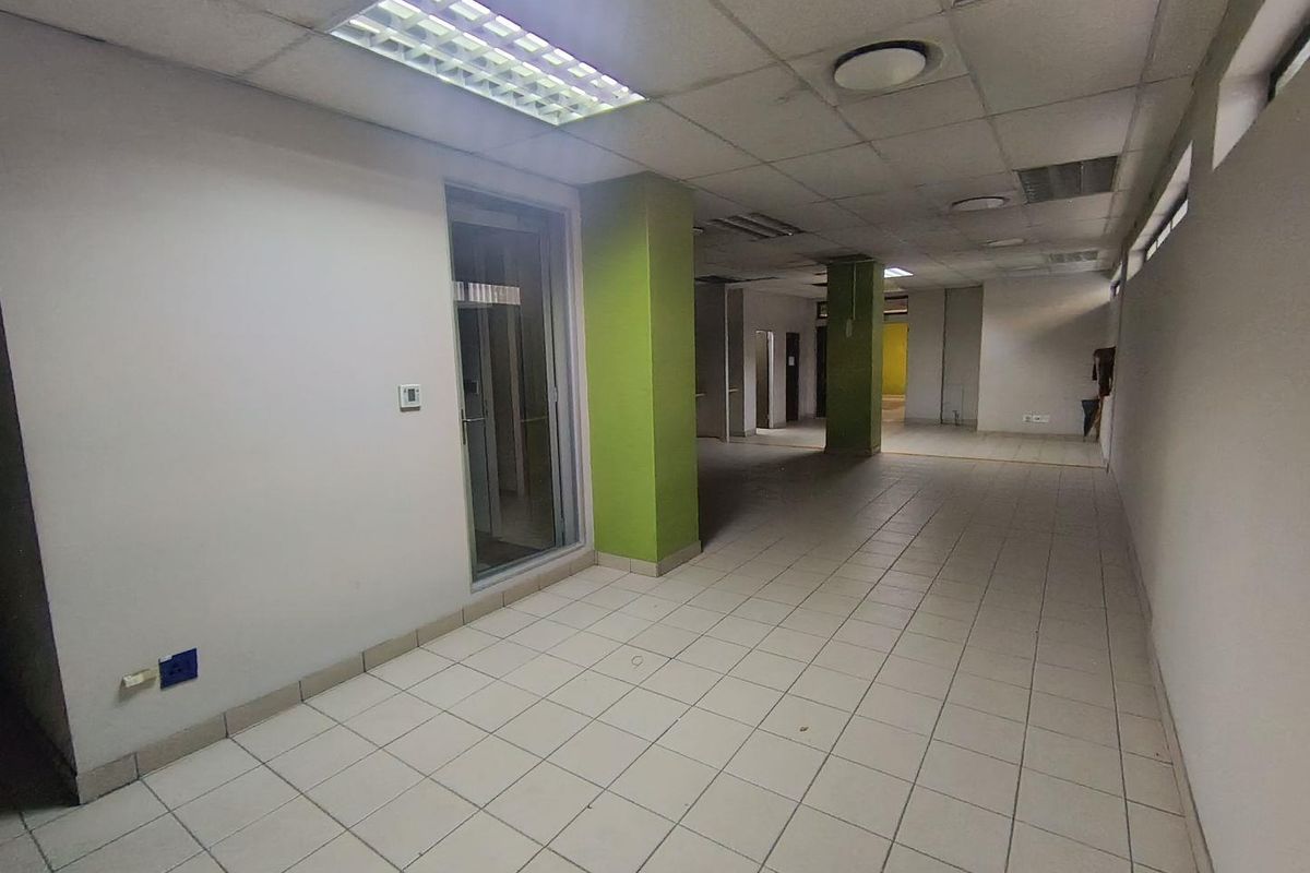 Premium Retail Space in a High-Exposure Commercial Hub  Position your business where opportunity meets visibility. - Photo 5