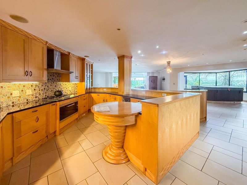 6 Bedroom , 6 Garages , For Sale , - Photo 3