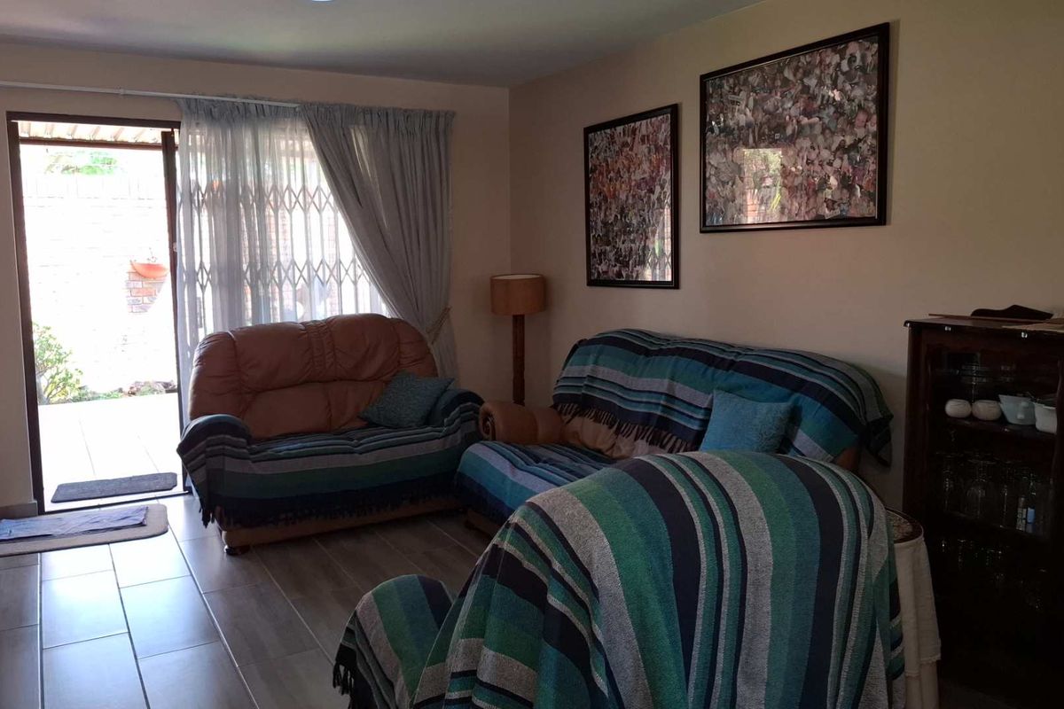 Secure Facebrick Duplex in Small Complex - Photo 2