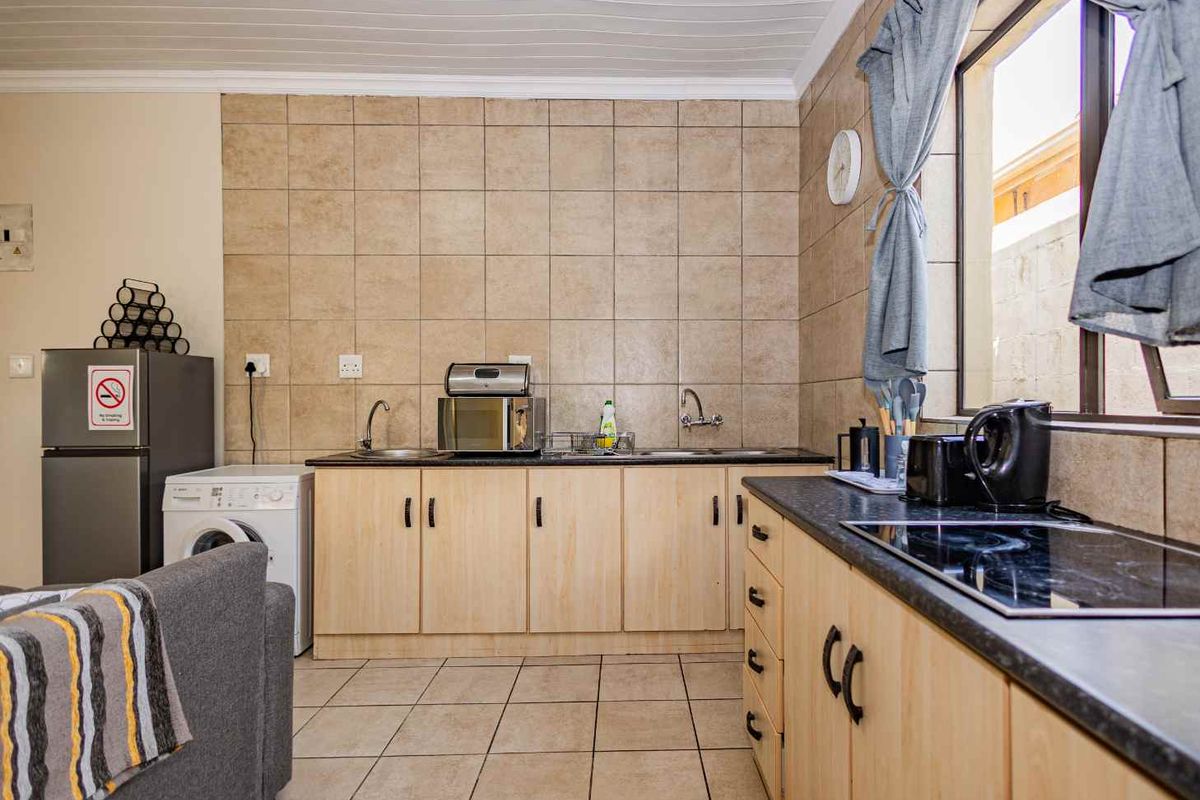 La Bella Vida Self Catering Apartments - Photo 2