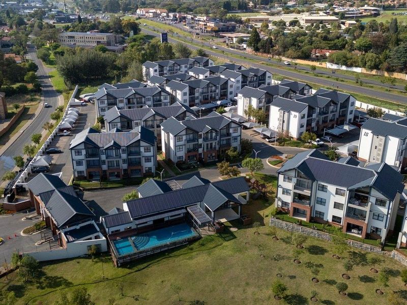 Orchid Ridge: Perfect 1-Bedroom with Balcony Views - Photo 3