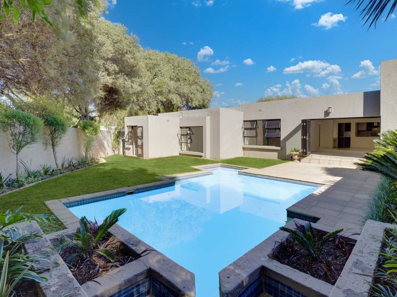 Stylish 3-Bedroom Lock-Up-and-Go Home For Sale in Fourways Gardens - Photo 1