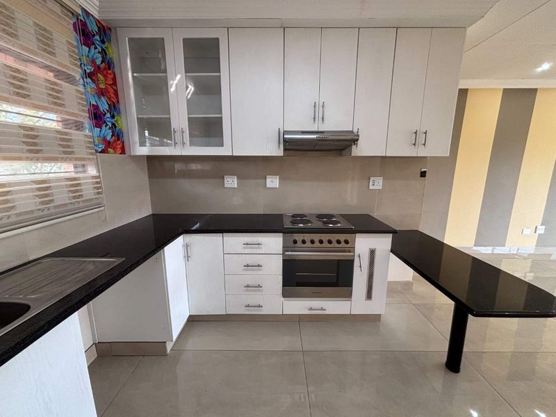 3 Bedroom North-Facing Top-Floor Apartment for Sale in Pelham, Pietermaritzburg - Photo 10