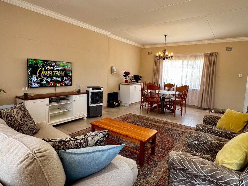 Newly renovated - Photo 4