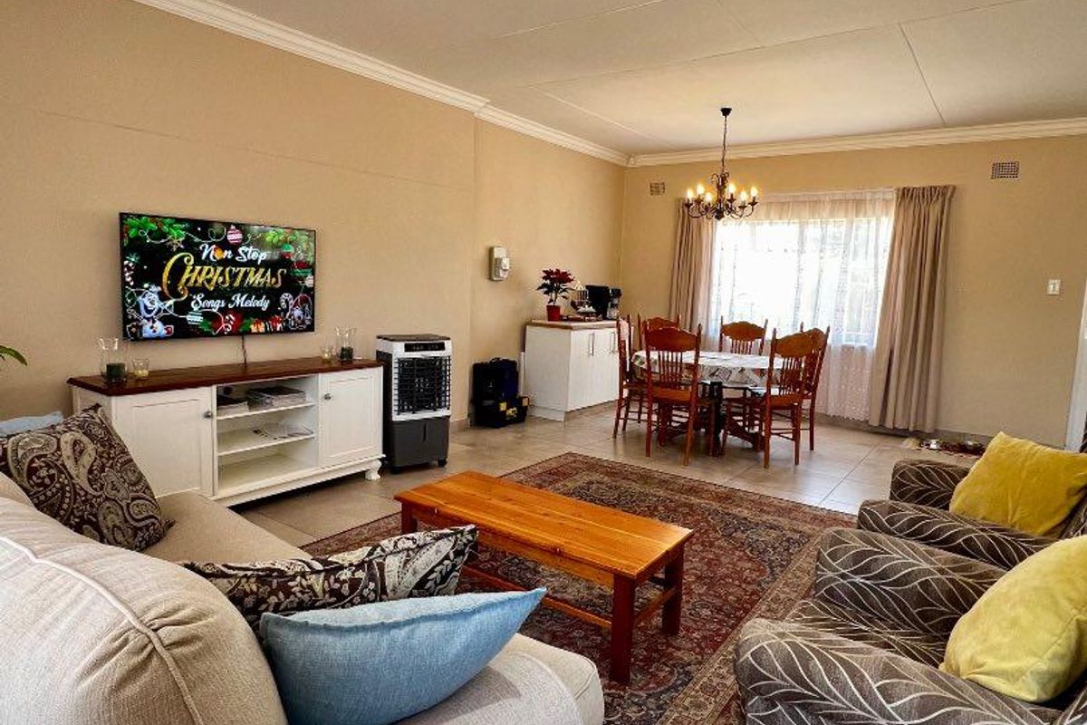 Newly renovated - Photo 4