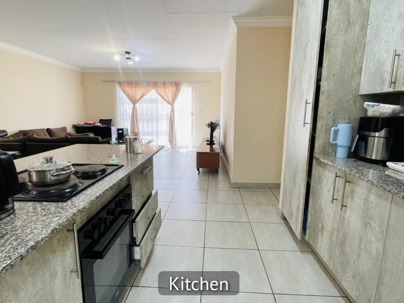 3 Bedroom House for Sale in Amandasig, Pretoria - Photo 5