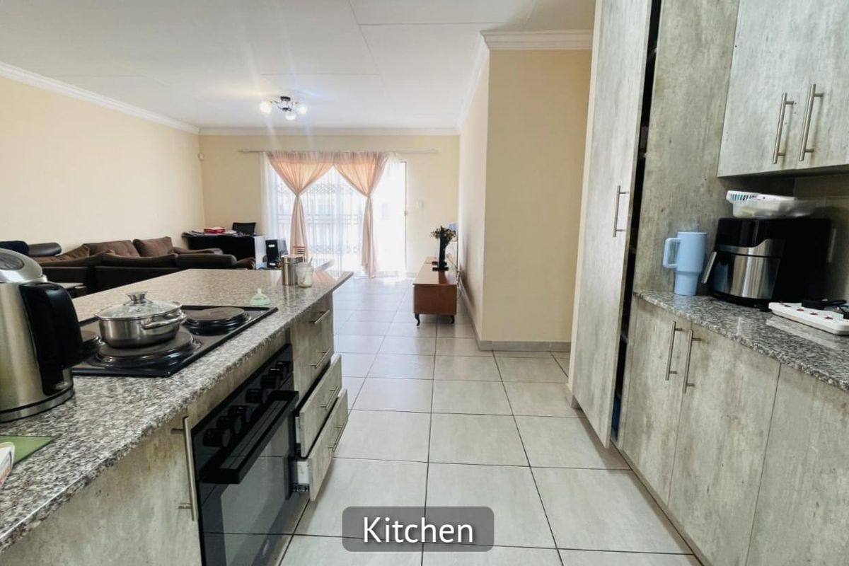 3 Bedroom House for Sale in Amandasig, Pretoria - Photo 5