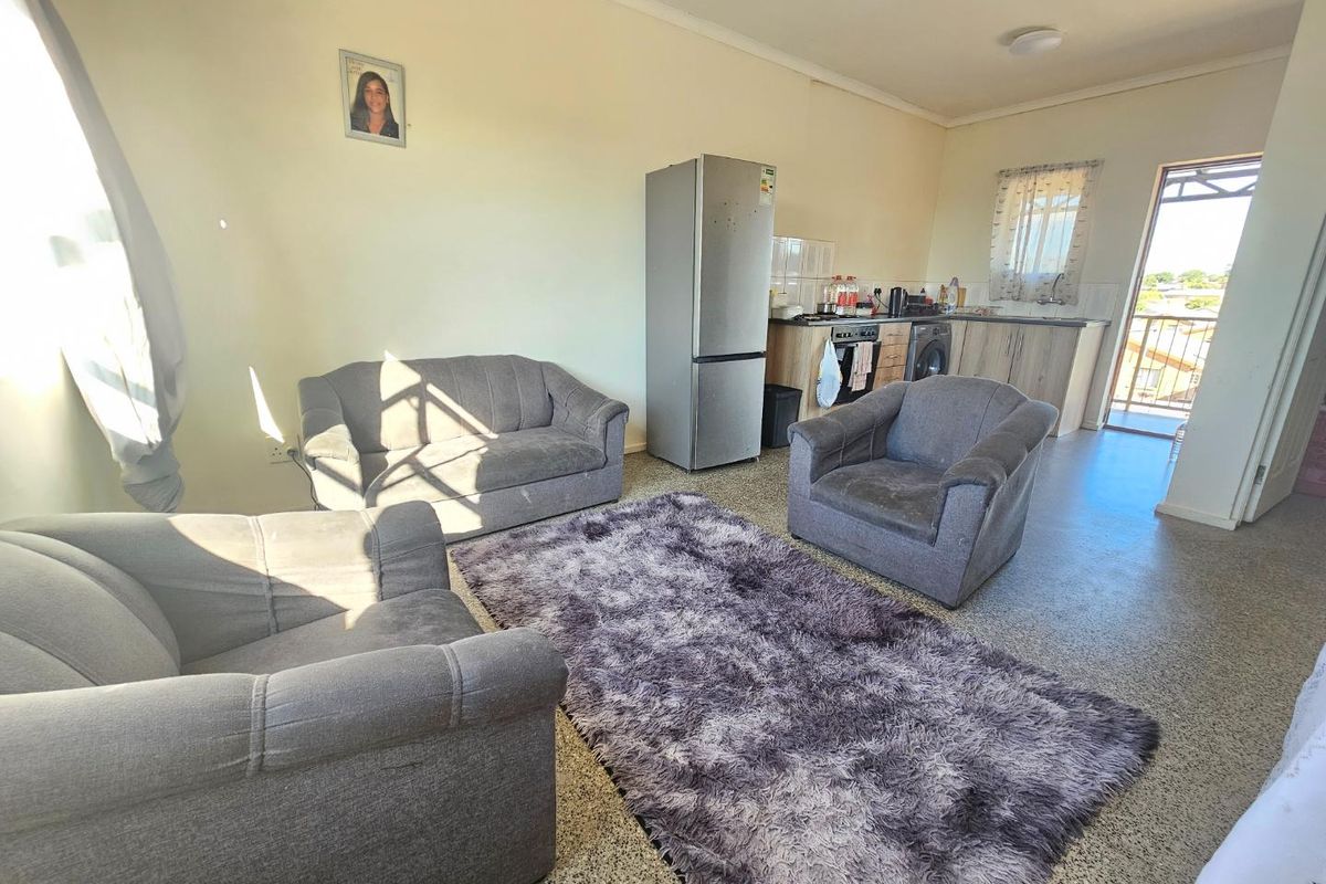 2 Bed 1 Bath Apartment in Arriza Apartments as investment or to use yourself. - Photo 4