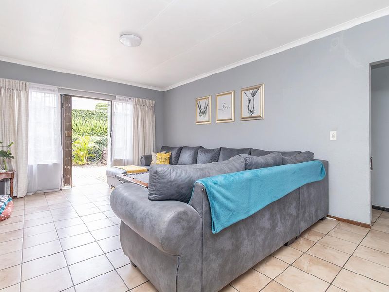 COZY UNIT IN POPULAR COMPLEX. - Photo 10