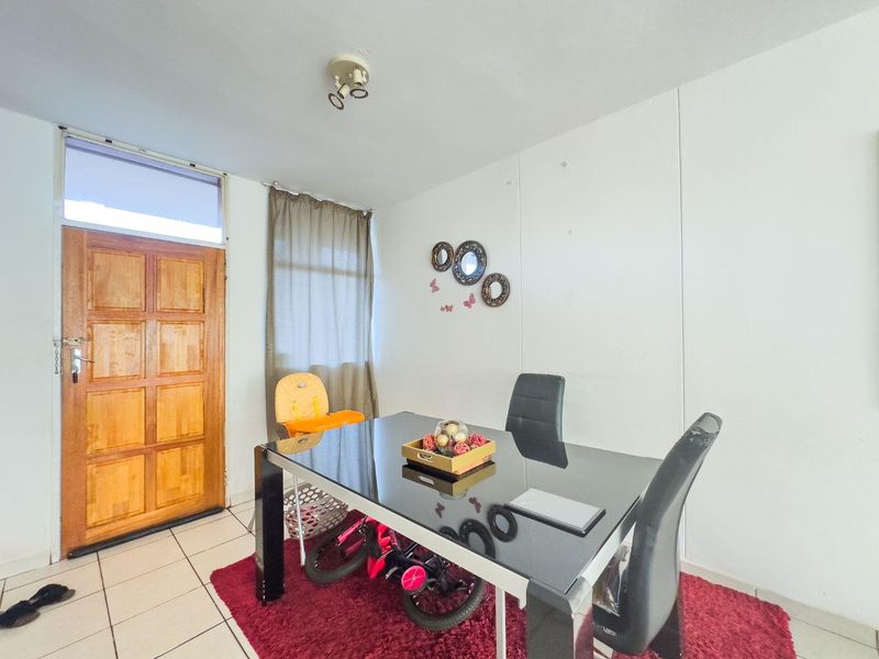 Modern 2-Bedroom Duplex in a Prime Estate – Perfect for Investors or First-Time Buyers - Photo 5