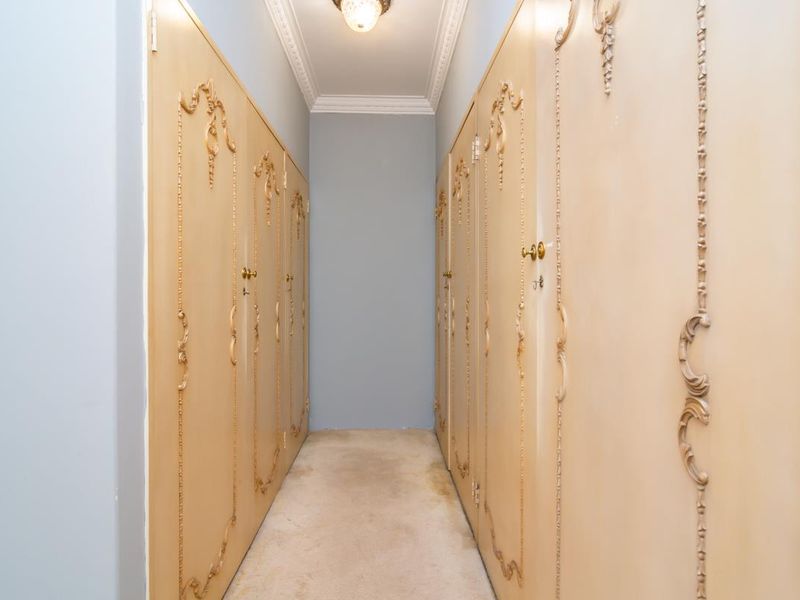 Spacious Family Living in the Heart of Noordheuwel - Photo 4