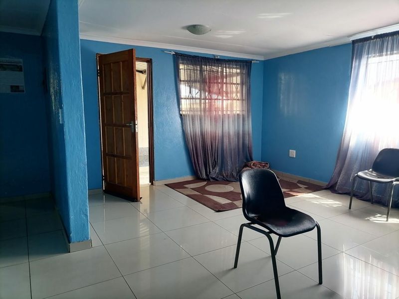 2Bedroom House for Sale in Westbury - Photo 10