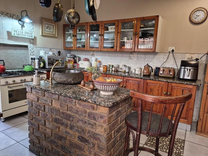 Well kept family home in Plantation Boksburg - Photo 3