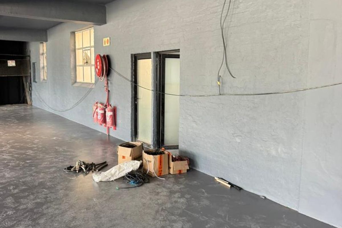 500m2 of open plan space ideal for cross fit or fitness tenant - Photo 4