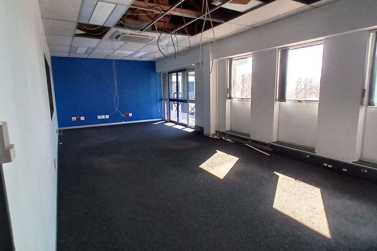1 188m2 Bedfordview Office To Let - Photo 5