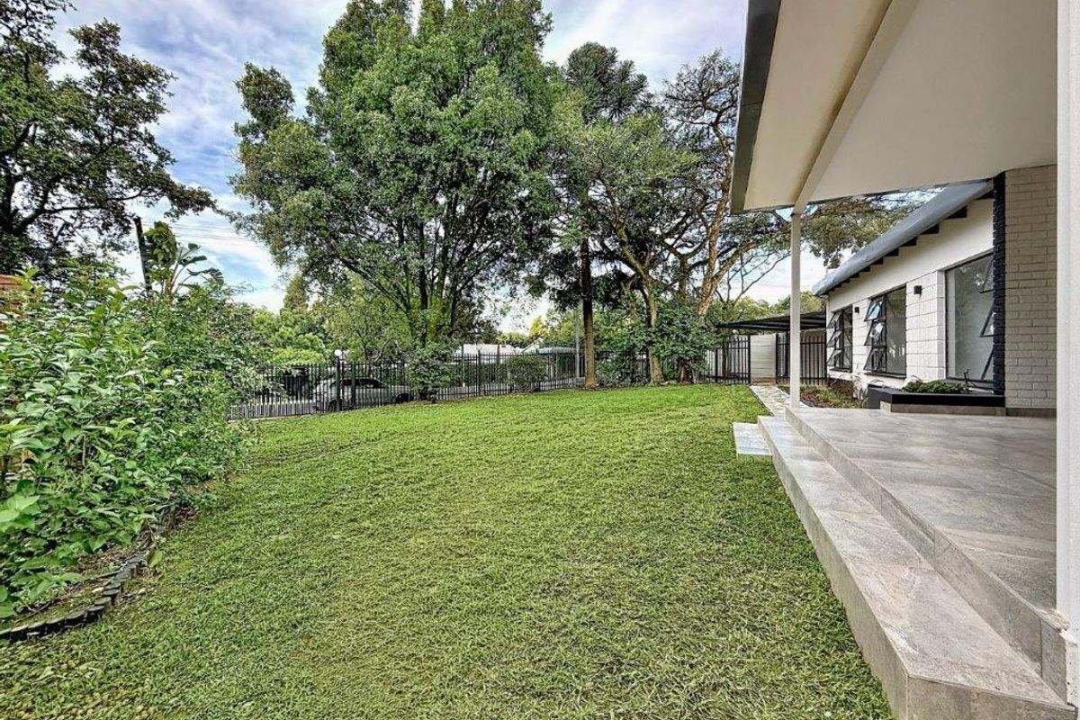 FAMILY LIVING IN MODERNISED HOME. - Photo 2